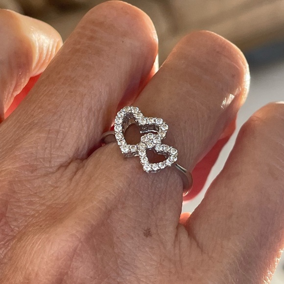 18k 0.30 CTW Diamond Ring - Picture 2 of 14